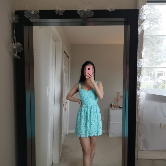 Hollister Tiffany blue lace dress - Picture 3 of 11